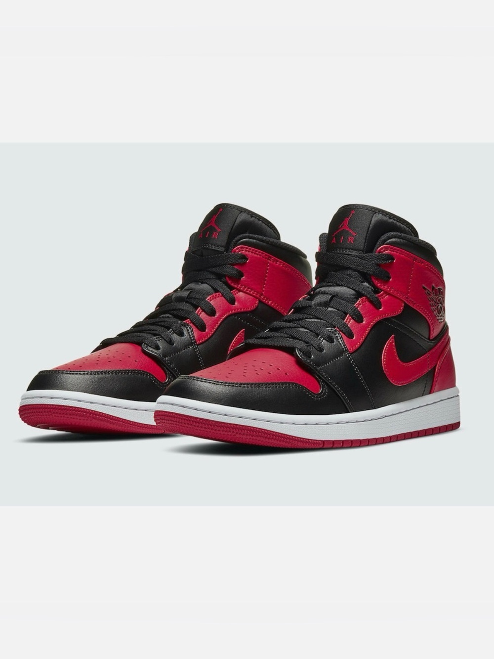 Jordan Air Jordan 1 Mid Bred size 2.5 Y